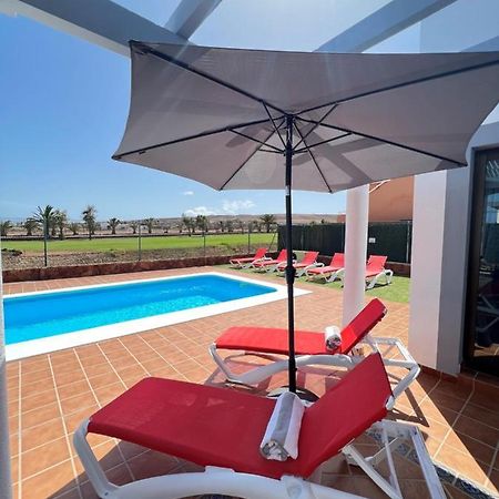 Villa Eva - New To The Market, Fully Refurbished Licensed Villa - Private Pool Caleta De Fuste Luaran gambar