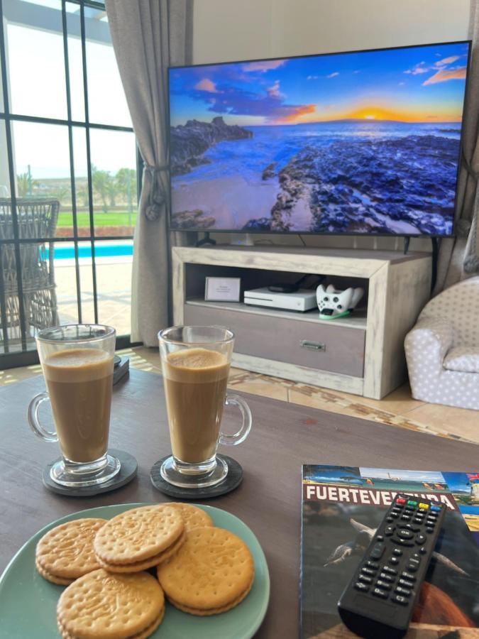 Villa Eva - New To The Market, Fully Refurbished Licensed Villa - Private Pool Caleta De Fuste Luaran gambar