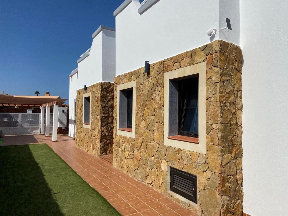 Villa Eva - New To The Market, Fully Refurbished Licensed Villa - Private Pool Caleta De Fuste Luaran gambar